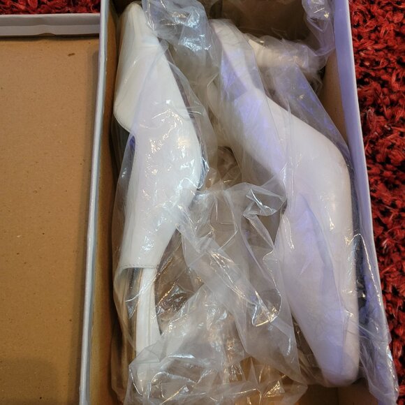 Pumps - Picture 2 of 3